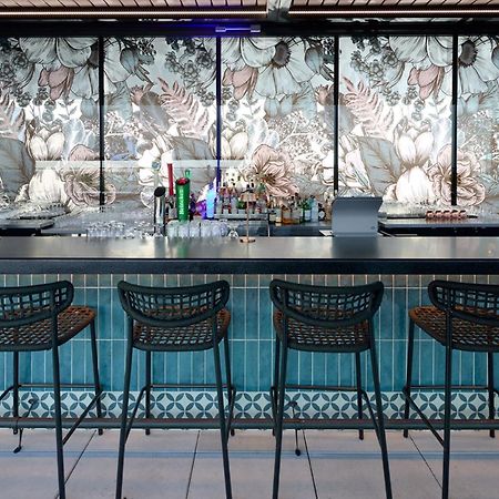 ホテル Courtyard By Marriott Montreal ラヴァル エクステリア 写真