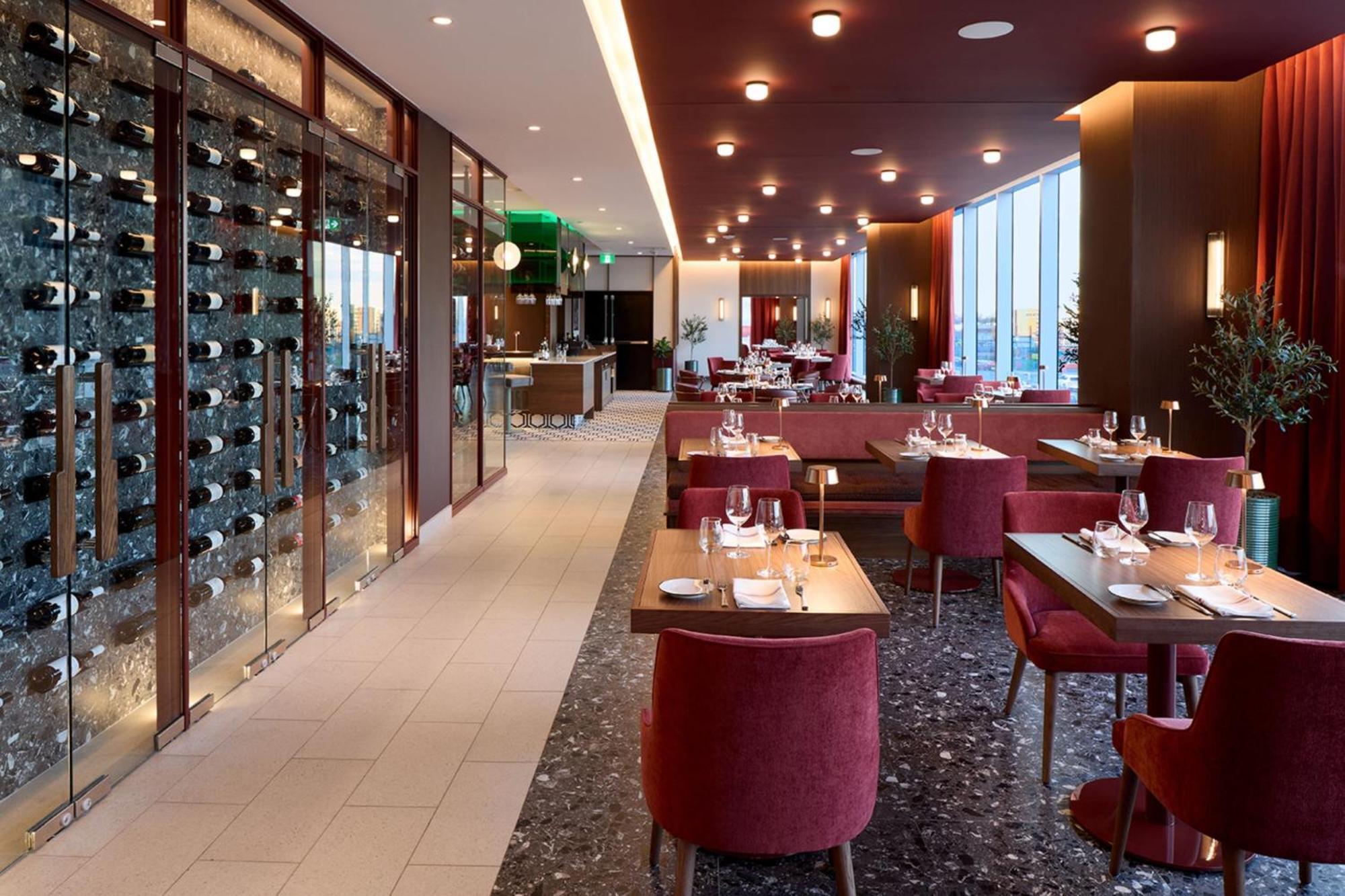 ホテル Courtyard By Marriott Montreal ラヴァル エクステリア 写真