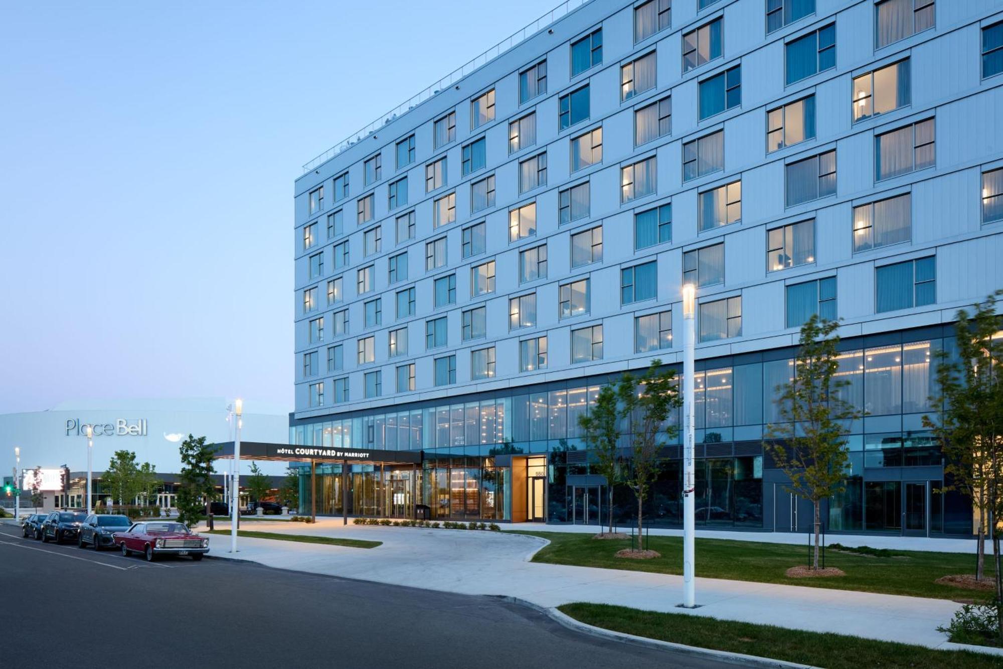 ホテル Courtyard By Marriott Montreal ラヴァル エクステリア 写真